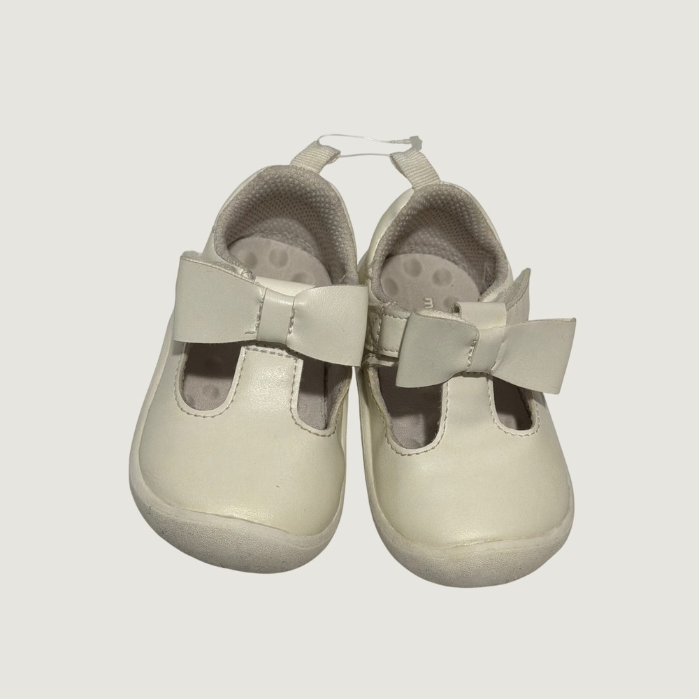 Munchkin by Stride Rite Cream Pearl Bow Mary Jane T-Strap Shoes Kids Size 3